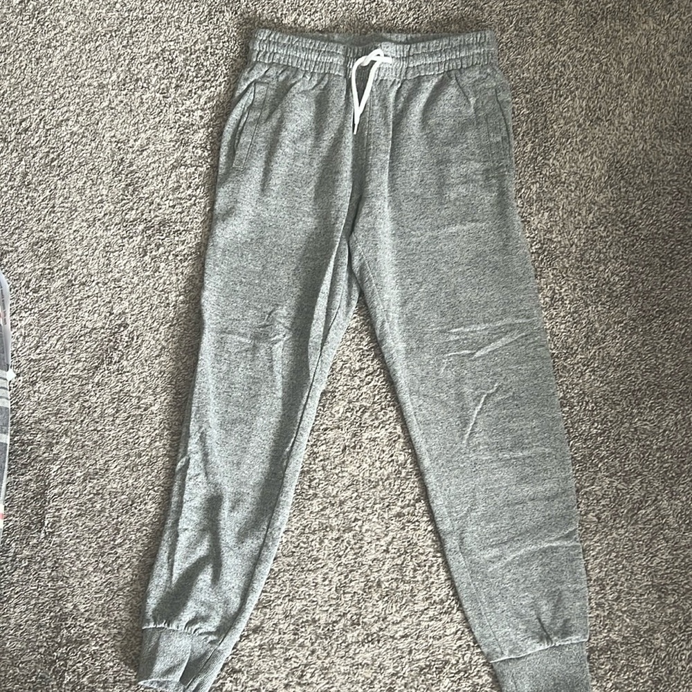Divided sweatpants